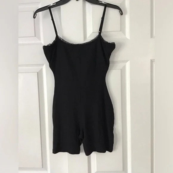 SKIMS Soft Lounge Lace Scoop Onesie | Onyx - Picture 7 of 11